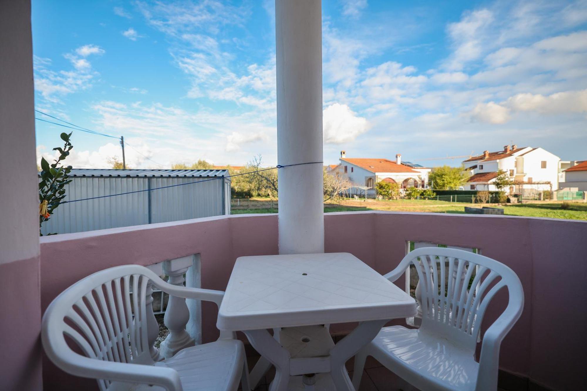Beachfront Apartments Jermen Sukosan Ngoại thất bức ảnh