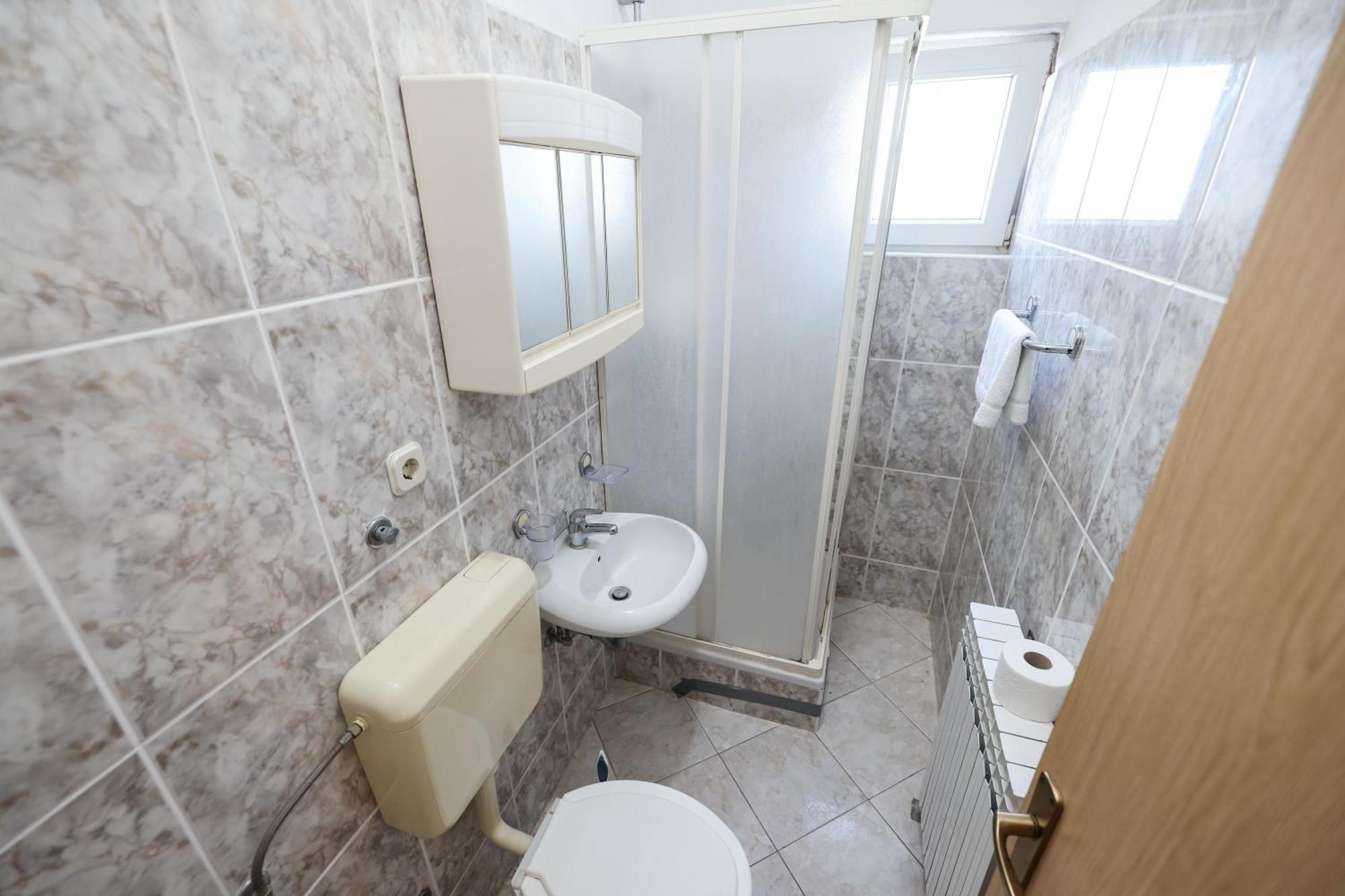 Beachfront Apartments Jermen Sukosan Ngoại thất bức ảnh
