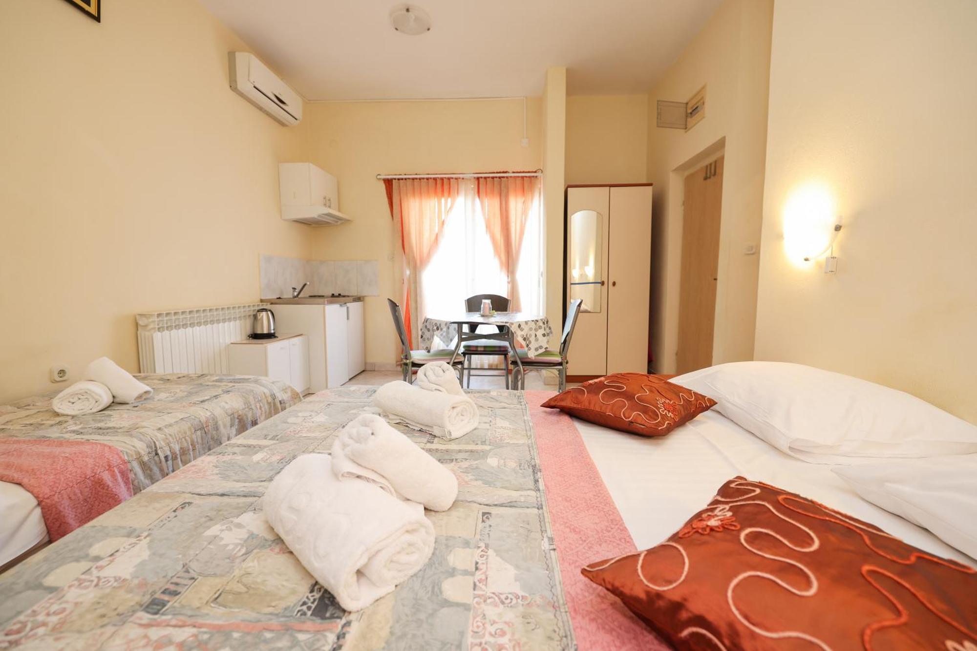 Beachfront Apartments Jermen Sukosan Ngoại thất bức ảnh