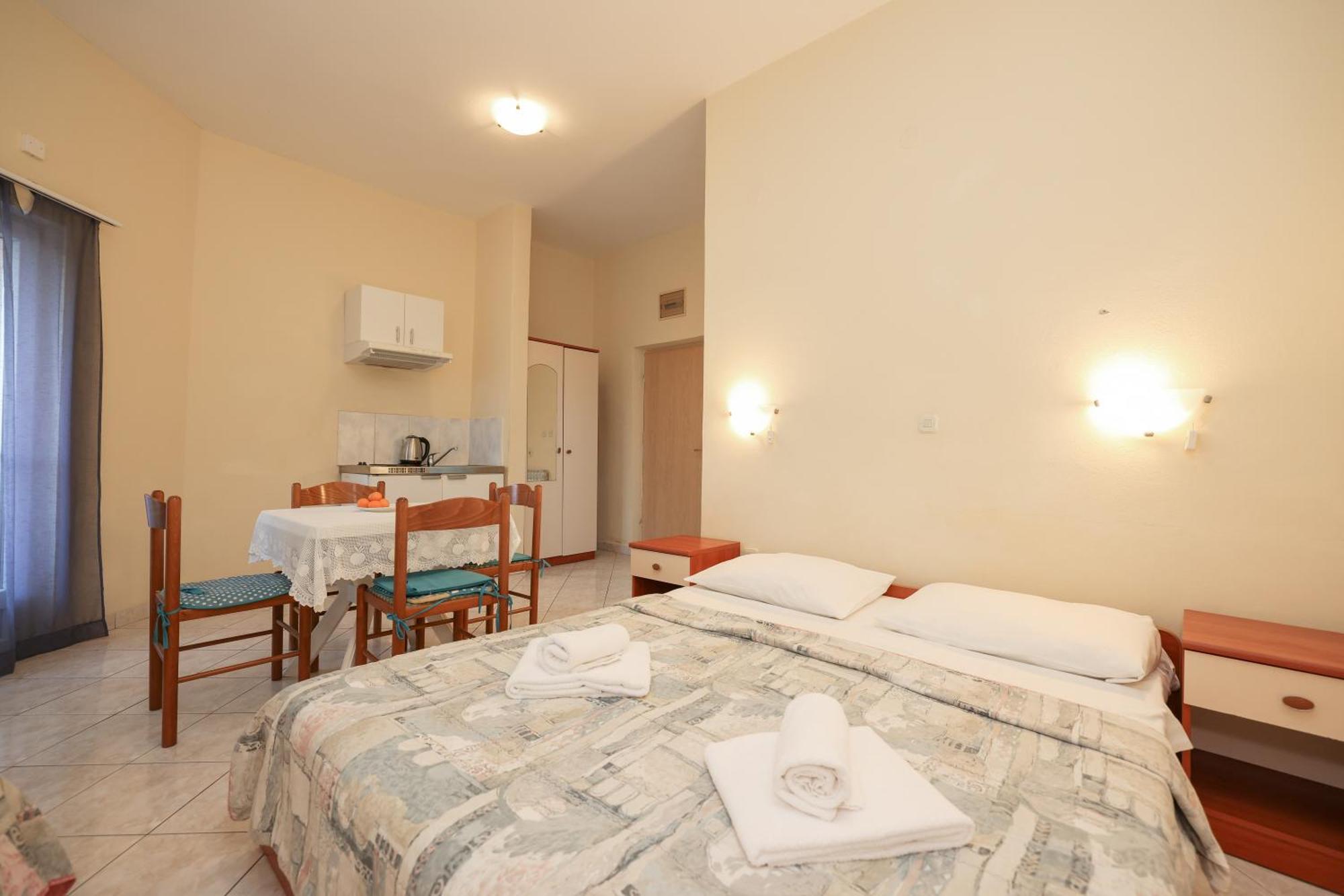 Beachfront Apartments Jermen Sukosan Ngoại thất bức ảnh