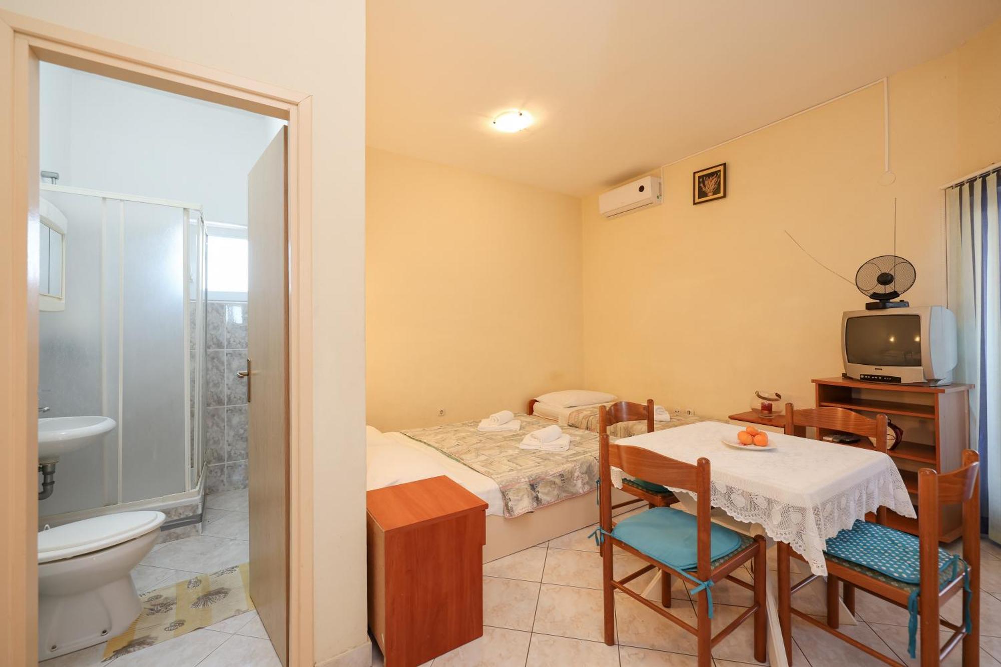 Beachfront Apartments Jermen Sukosan Ngoại thất bức ảnh
