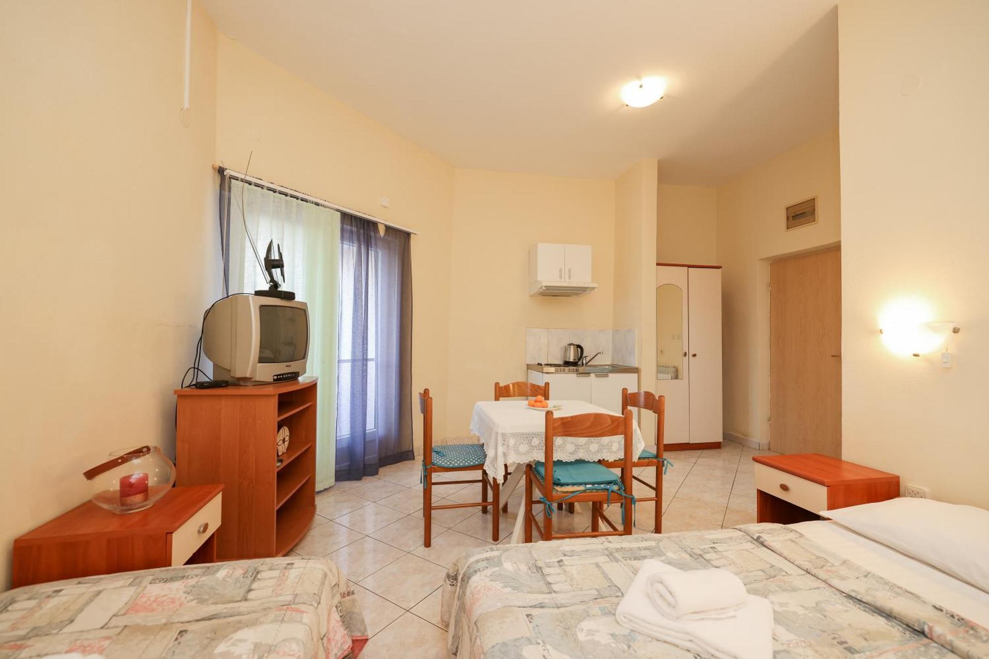 Beachfront Apartments Jermen Sukosan Ngoại thất bức ảnh