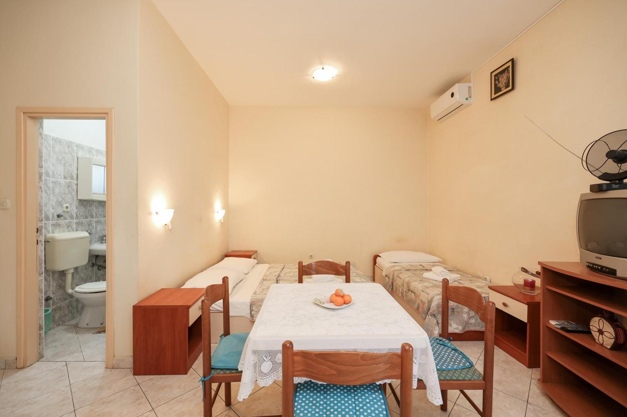 Beachfront Apartments Jermen Sukosan Ngoại thất bức ảnh