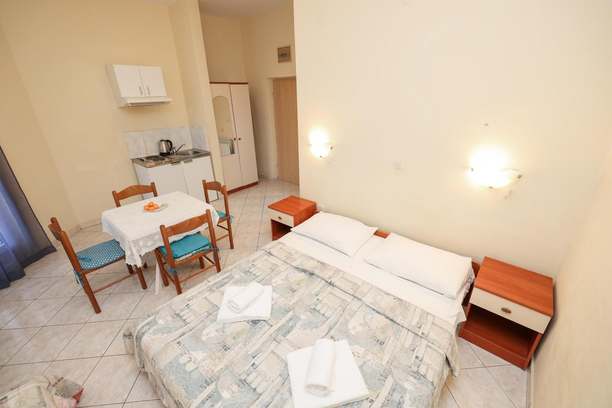 Beachfront Apartments Jermen Sukosan Ngoại thất bức ảnh