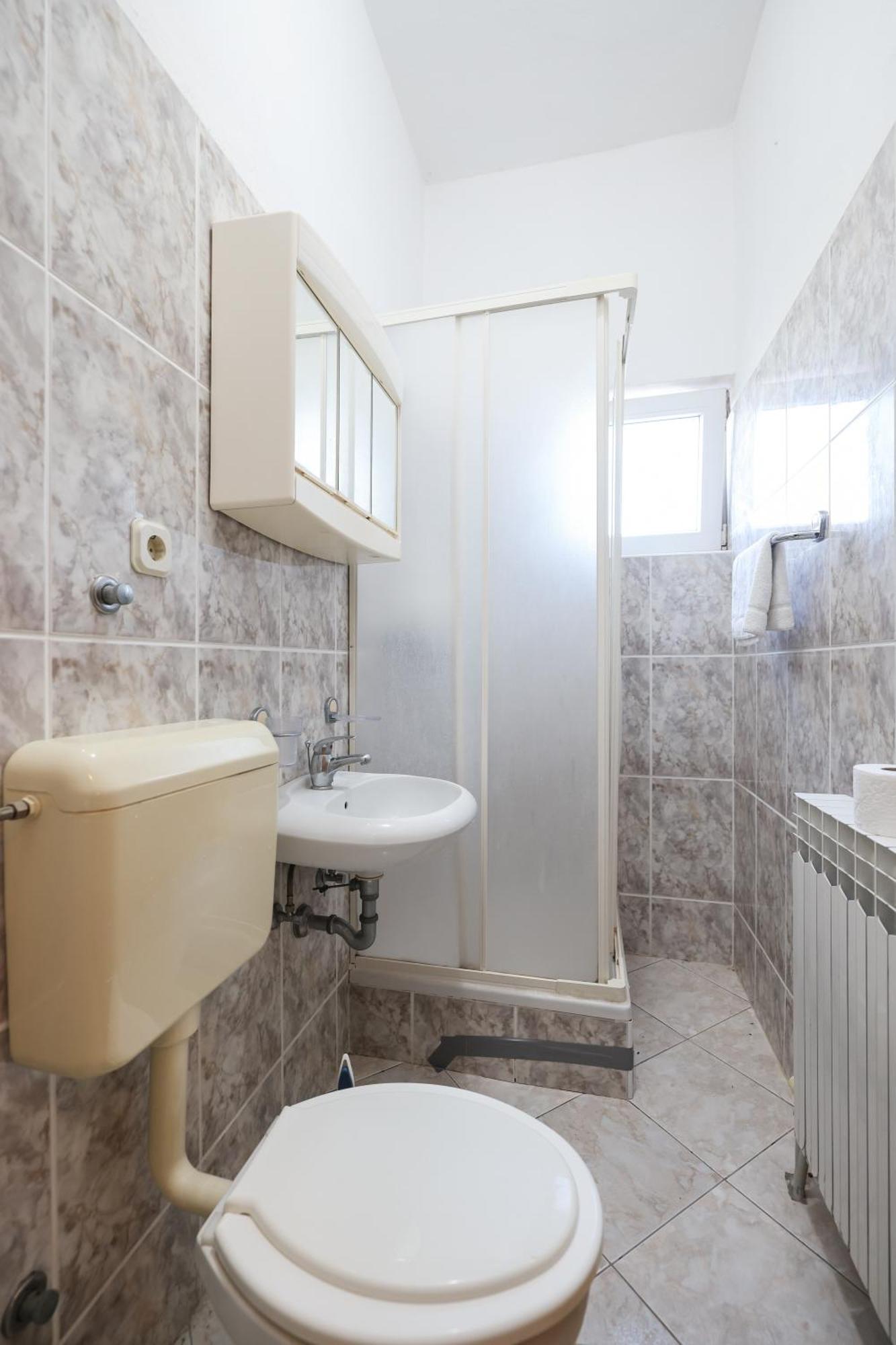 Beachfront Apartments Jermen Sukosan Ngoại thất bức ảnh