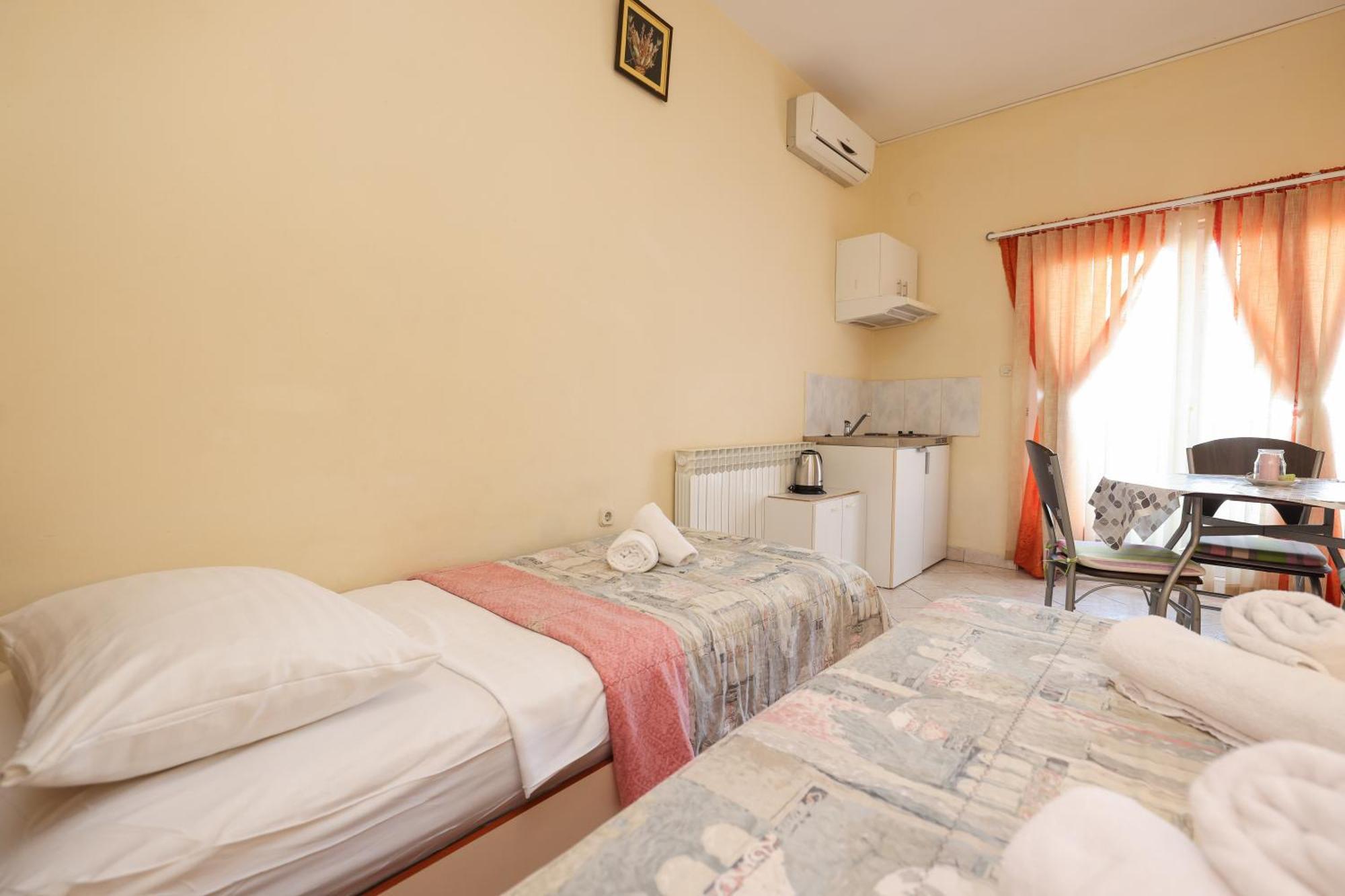 Beachfront Apartments Jermen Sukosan Ngoại thất bức ảnh