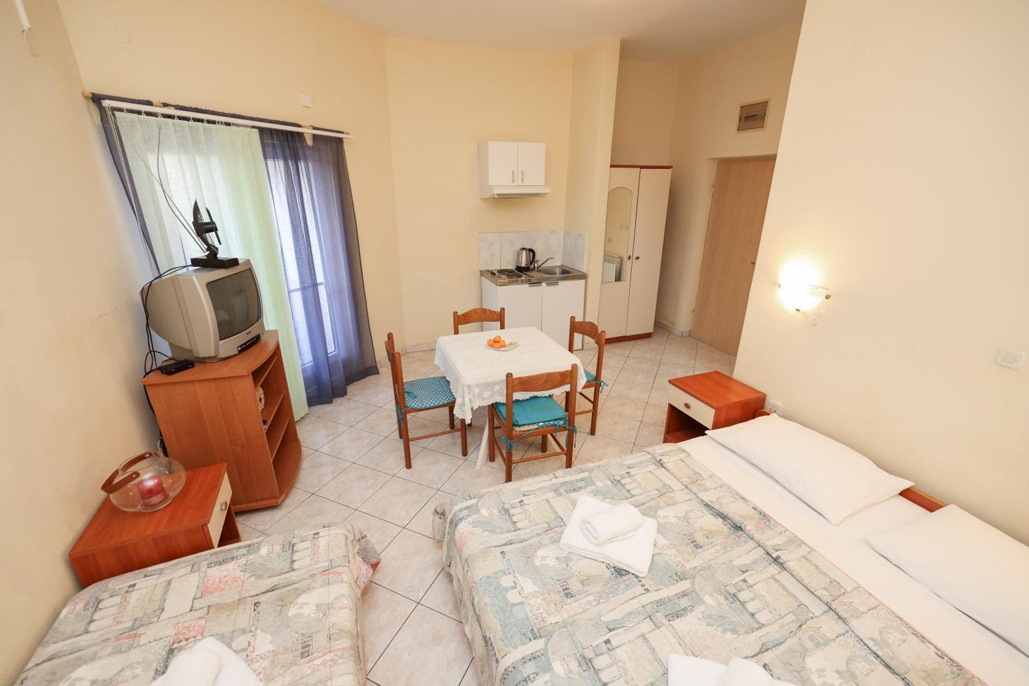 Beachfront Apartments Jermen Sukosan Ngoại thất bức ảnh